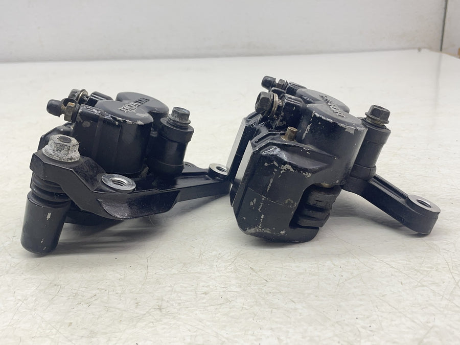 83 HONDA SHADOW 750 VT750 RIGHT LEFT FRONT BRAKE CALIPER SET PAIR CALIPERS