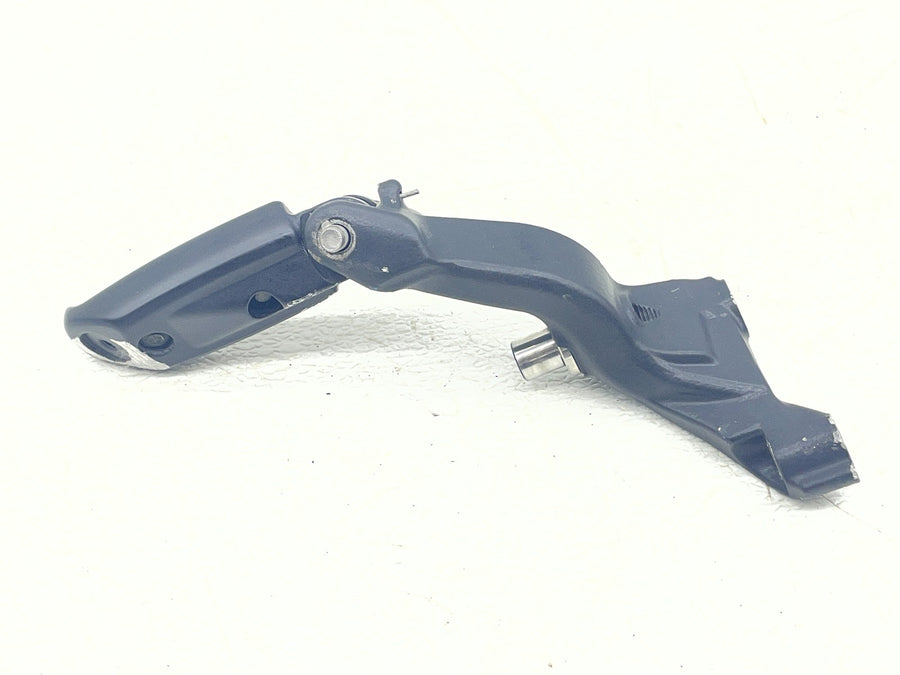 25-26 HARLEY-DAVIDSON NIGHTSTER RH975 LEFT FRONT FOOT REST PEG STEP MOUNT