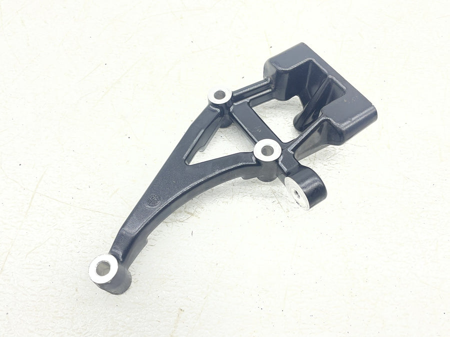 25-26 HARLEY-DAVIDSON NIGHTSTER RH975 MUFFLER EXHAUST PIPE BRACKET MOUNT