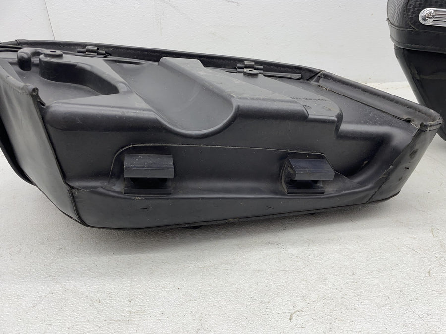 07-11 HARLEY-DAVIDSON ROAD KING CLASSIC FLHRC LEATHER SADDLEBAGS STORAGE PAIR