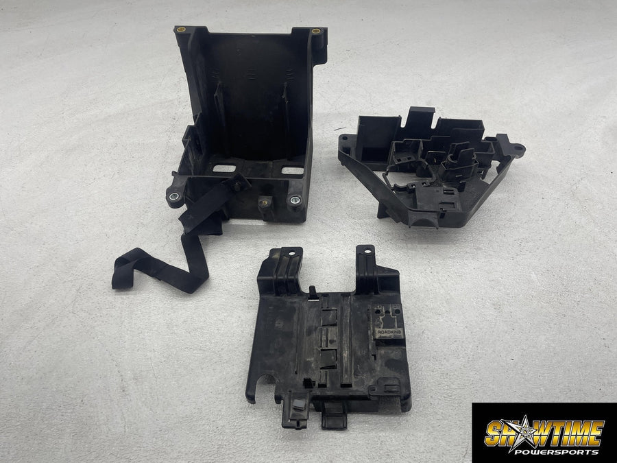 12-16 HARLEY-DAVIDSON STREET GLIDE FLHX BATTERY TRAY BOX HOLDER