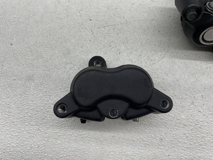 12-17 HARLEY-DAVIDSON DYNA LOW RIDER FXDL RIGHT LEFT FRONT BRAKE CALIPER SET