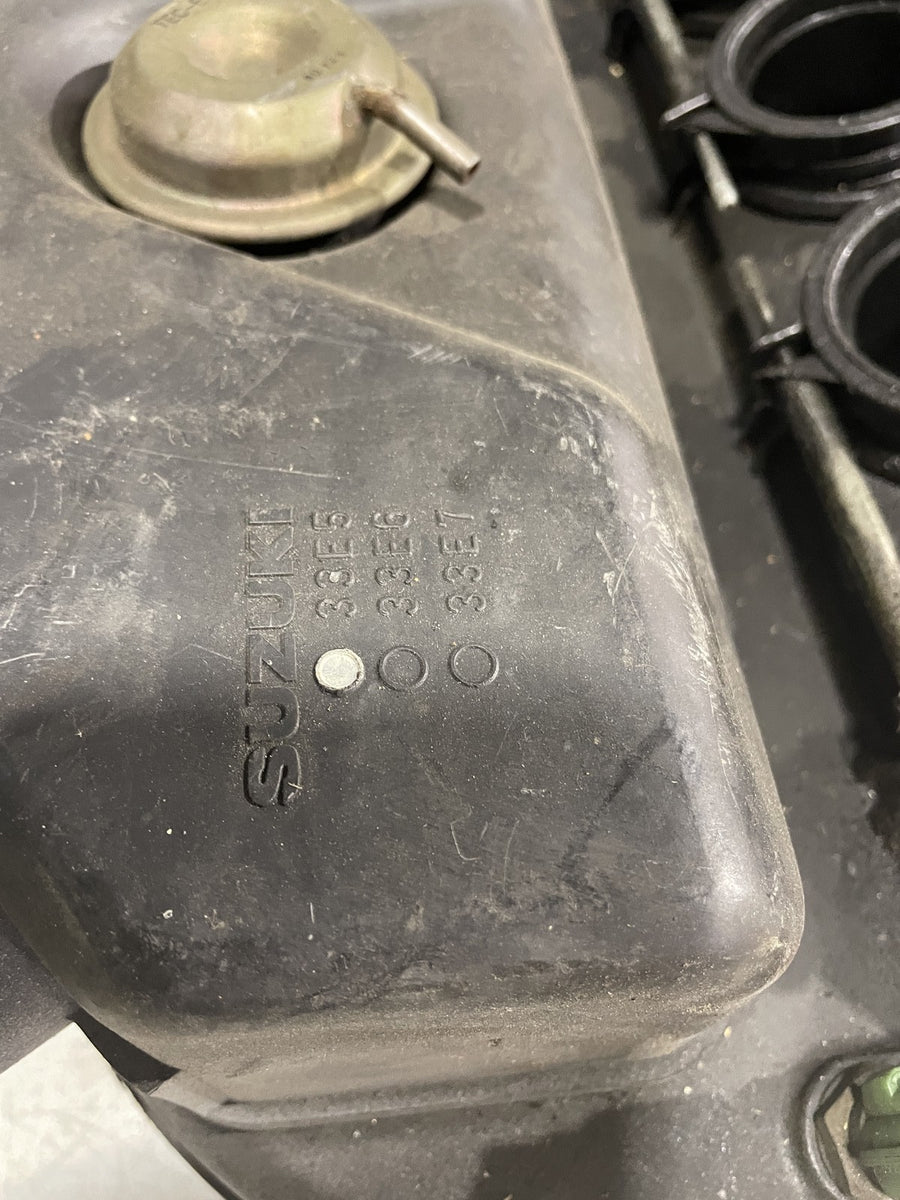 1997 SUZUKI GSXR600 SRAD AIRBOX AIR INTAKE FILTER BOX 13700-34E50