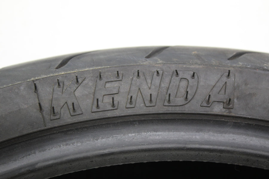 KENDA KM1 ST ROAD 120/70 ZR17 M/C (58W) FRONT TIRE (TREAD:4/32NDS)