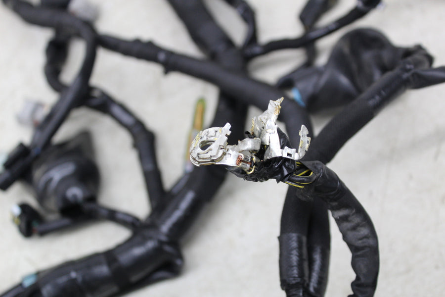 24 KAWASAKI NINJA ZX4R MAIN ENGINE WIRING HARNESS MOTOR WIRE LOOM (SEE DESCP)