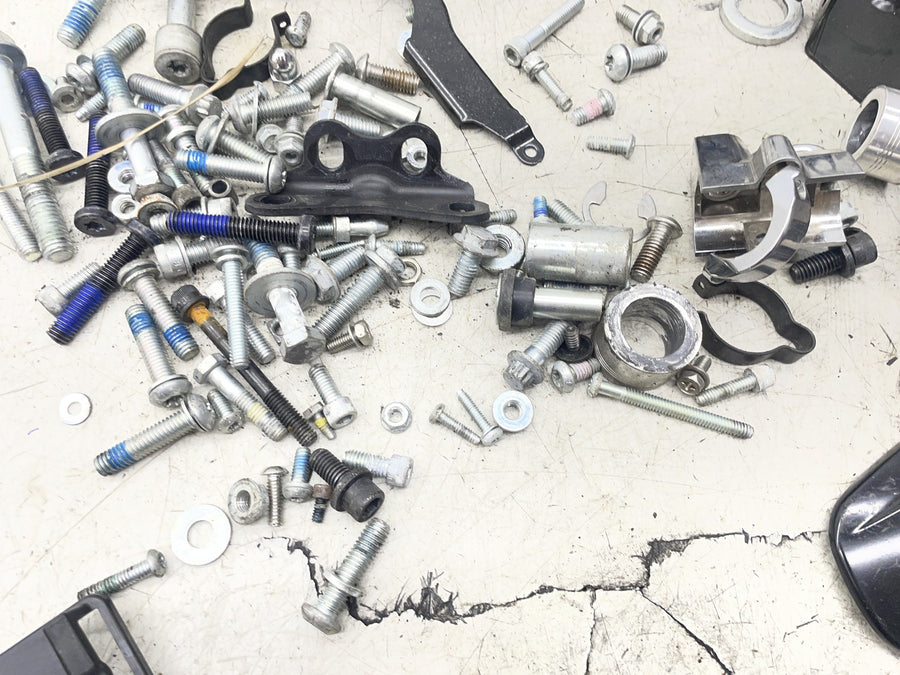 18-23 HARLEY-DAVIDSON STREET BOB PARTS HARDWARE LOT
