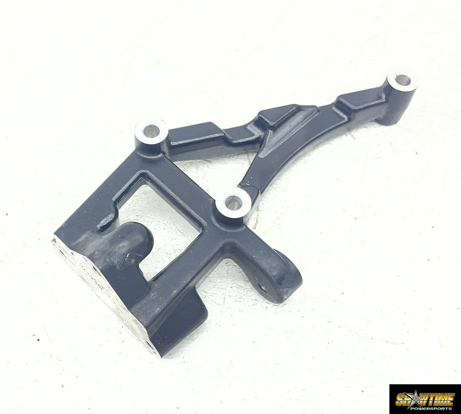 25-26 HARLEY-DAVIDSON NIGHTSTER RH975 MUFFLER EXHAUST PIPE BRACKET MOUNT