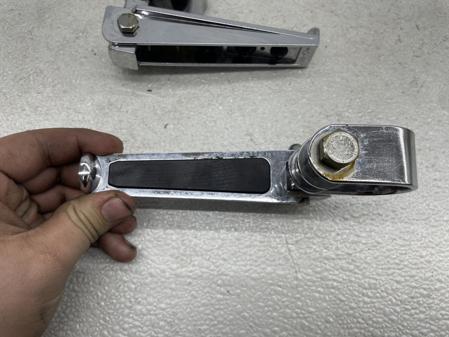 04-06 HARLEY-DAVIDSON SPORTSTER 1200 XL1200L FRONT HIGHWAY FOOTPEGS SET PAIR