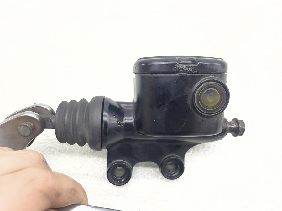 07-11 HARLEY-DAVIDSON STREET GLIDE FLHX REAR BACK BRAKE MASTER CYLINDER