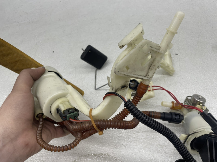 07-11 HARLEY-DAVIDSON ELECTRA GLIDE CLASSIC FLHTC FUEL GAS PUMP