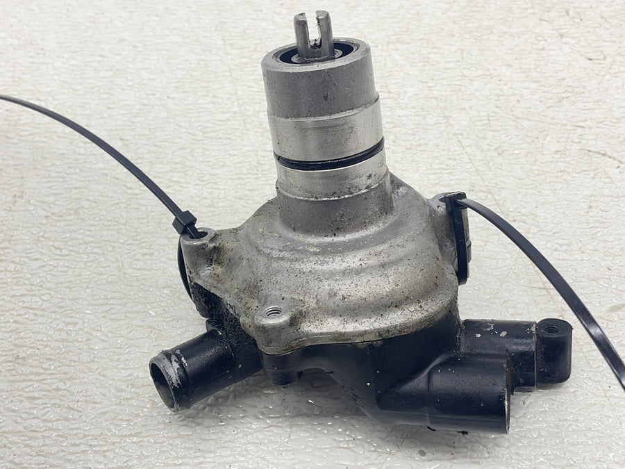 83 HONDA SHADOW 750 VT750 ENGINE WATER COOLANT PUMP 19200-ME9-040