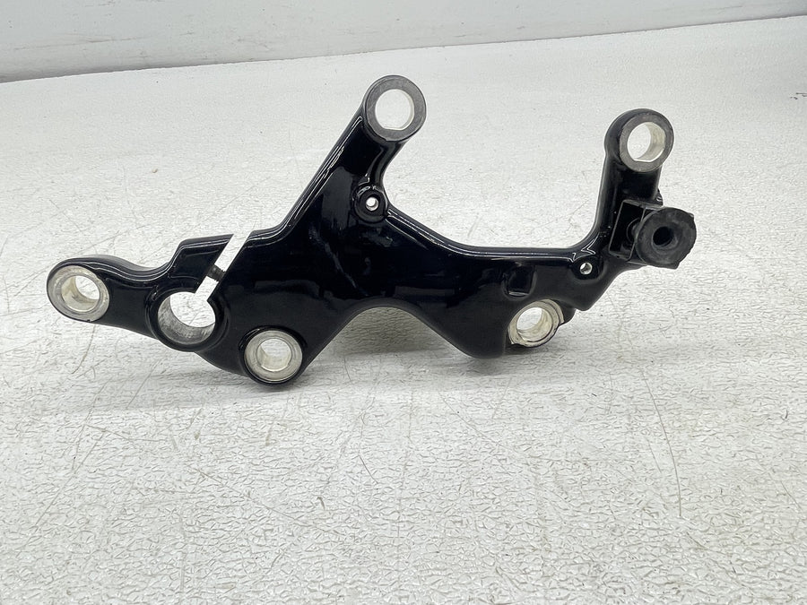 25-26 HARLEY-DAVIDSON NIGHTSTER RH975 FRAME MOUNT BRACKET PAIR