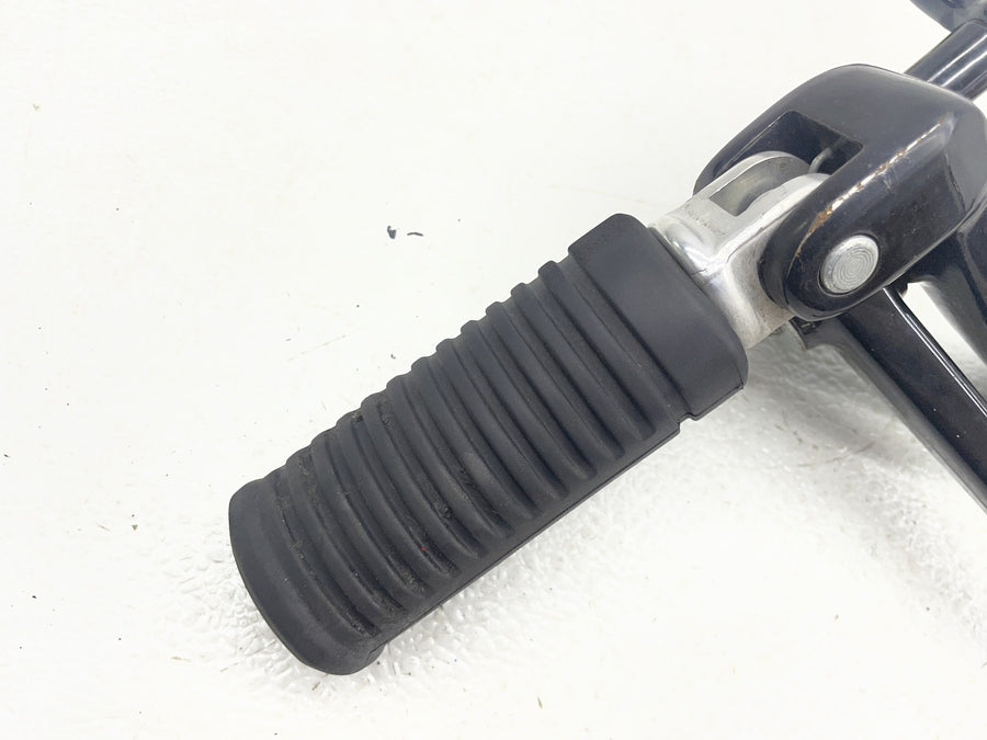 18-23 HARLEY-DAVIDSON STREET BOB RIGHT FRONT FOOT REST PEG STEP W/ BRAKE PEDAL