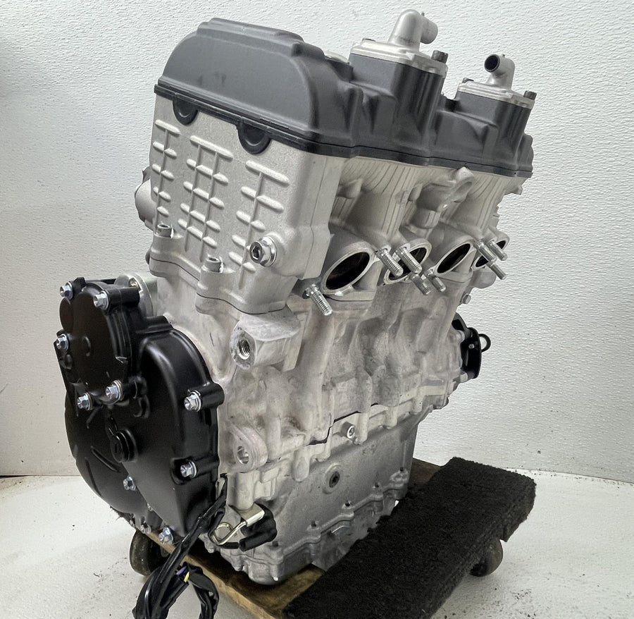 24-26 KAWASAKI NINJA ZX6R ZX636 COMPLETE ENGINE MOTOR CASES RUNS CLEAN NICE!