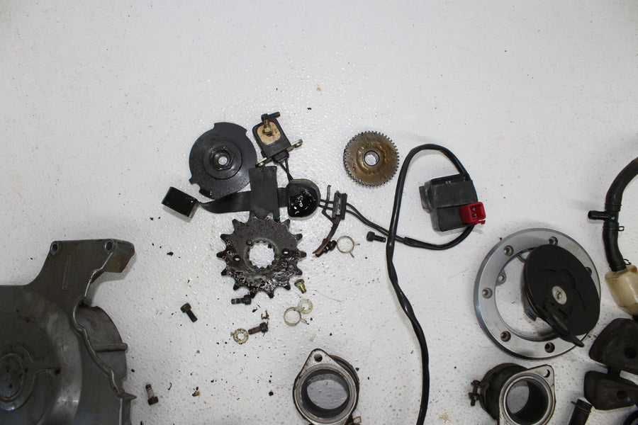 1995 KAWASAKI NINJA ZX6 ZX600E PARTS AND HARDWARE NUTS BOLTS