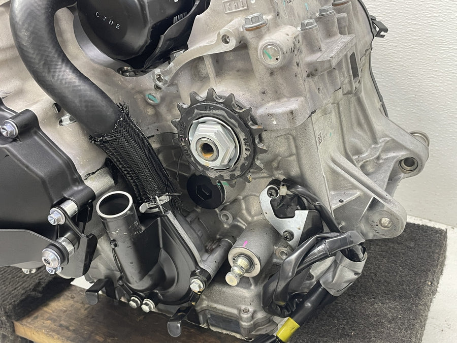 24-26 KAWASAKI NINJA ZX6R ZX636 COMPLETE ENGINE MOTOR CASES RUNS CLEAN NICE!