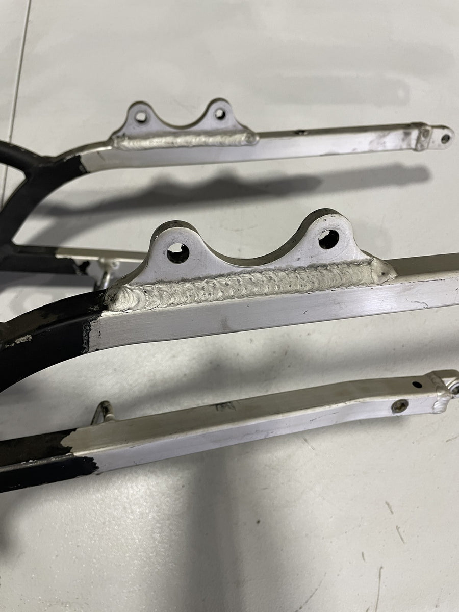 01-05 SUZUKI GSXR600 GSXR750 01-02 GSXR1000 REAR BACK TAIL SUBFRAME SUB FRAME