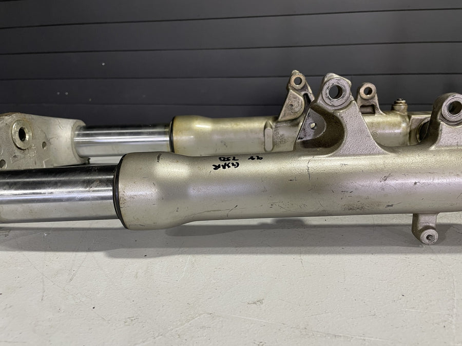 97-00 SUZUKI GSXR600 FRONT FORKS SHOCK SUSPENSION PAIR LOWER TRIPLE TREE