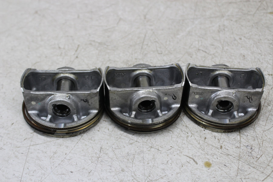22 TRIUMPH STREET TRIPLE RS ENGINE MOTOR CYLINDER JUG W PISTONS