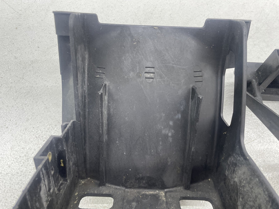 12-16 HARLEY-DAVIDSON STREET GLIDE FLHX BATTERY TRAY BOX HOLDER