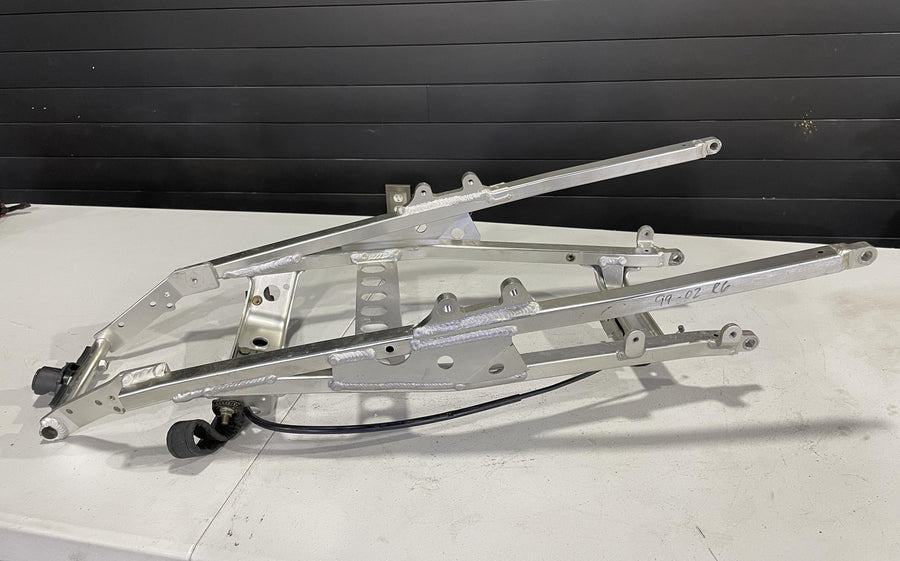 99-02 YAMAHA YZF R6 REAR BACK TAIL SUBFRAME SUB FRAME