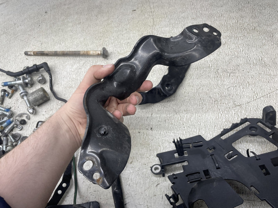 20-24 HARLEY-DAVIDSON SOFTAIL STANDARD FXST PARTS HARDWARE