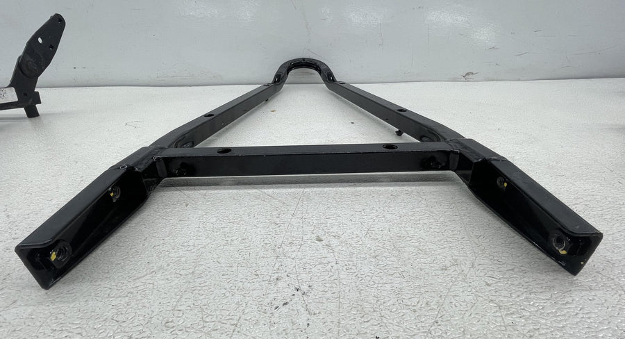 19 POLARIS SLINGSHOT SL RIGHT PASSENGER LOWER SEAT BASE MOUNT BACK REST FRAME