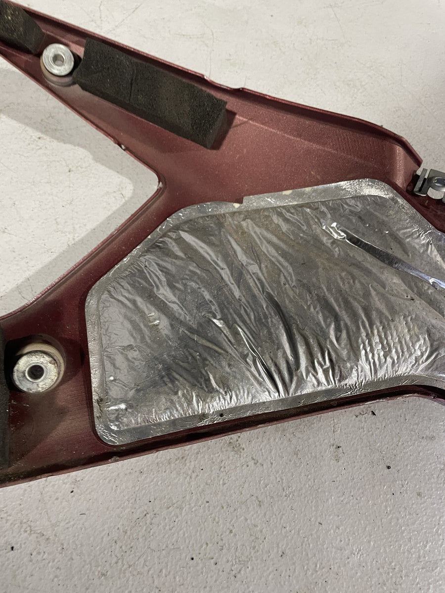 04-06 YAMAHA YZF R1 LEFT LOWER BOTTOM BELLY SIDE FAIRING COWL