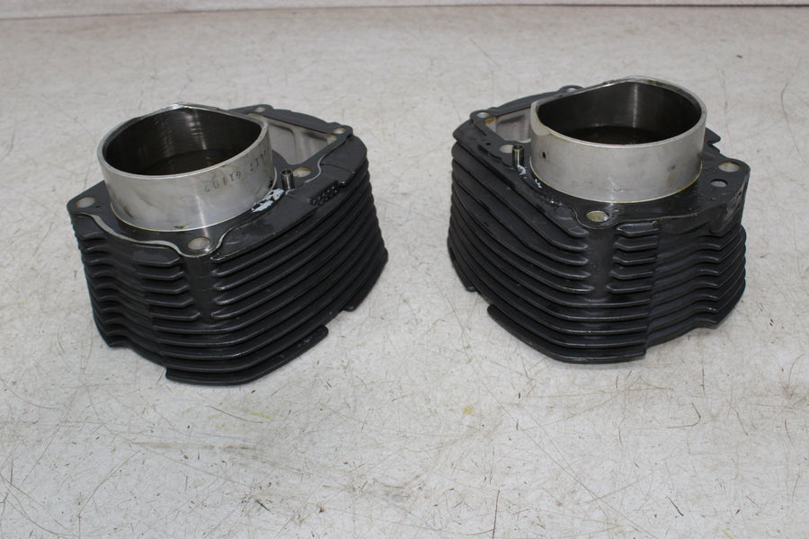 07 YAMAHA V STAR 1300 XVS1300 ENGINE FRONT REAR CYLINDERS PISTONS BLOCK (READ)