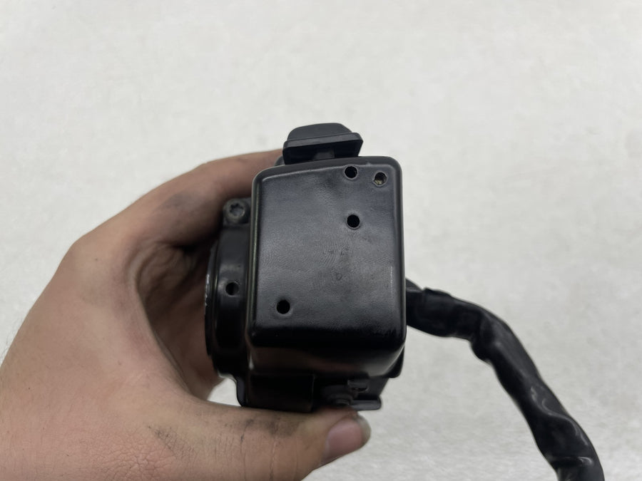 07-11 HARLEY-DAVIDSON STREET GLIDE FLHX LEFT CONTROL SWITCH