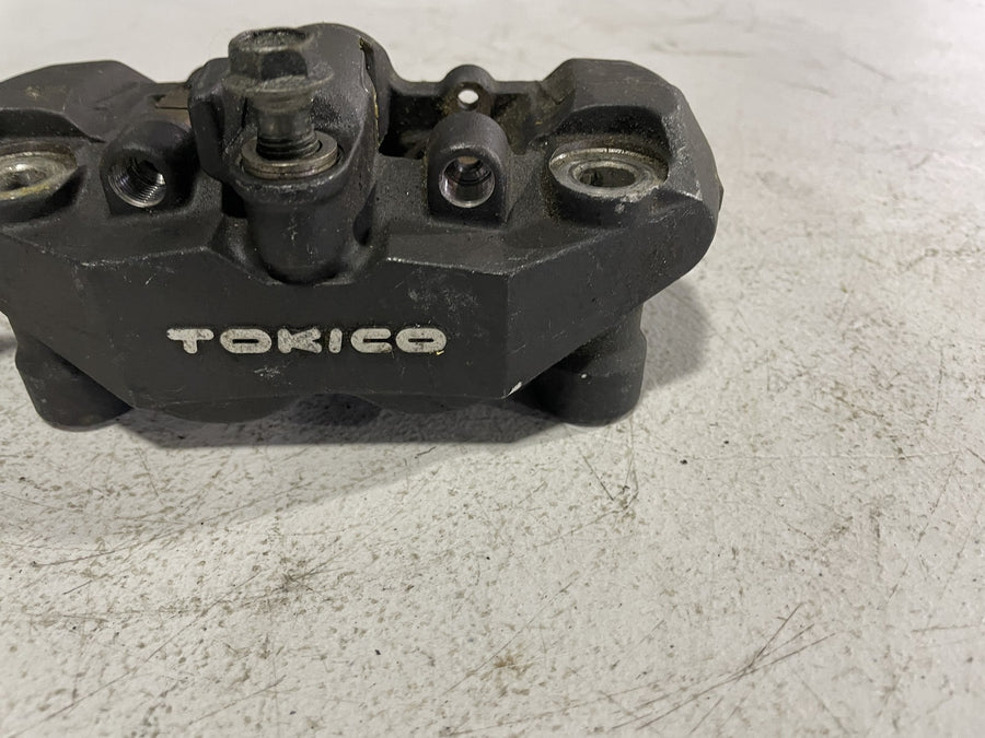 06-07 SUZUKI GSXR600 RIGHT LEFT FRONT BRAKE CALIPER SET PAIR CALIPERS