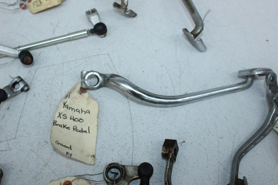 YAMAHA BRAKE & SHIFT LEVER LOT