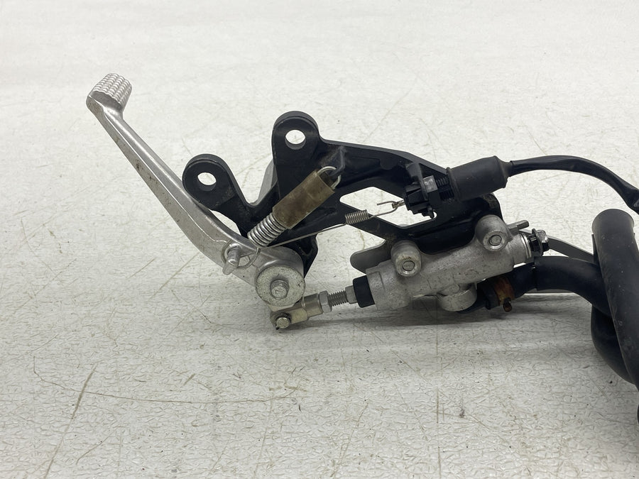 12-26 KAWASAKI NINJA ZX14R RIGHT REARSET REAR SET DRIVER FOOT PEG BRAKE MASTER