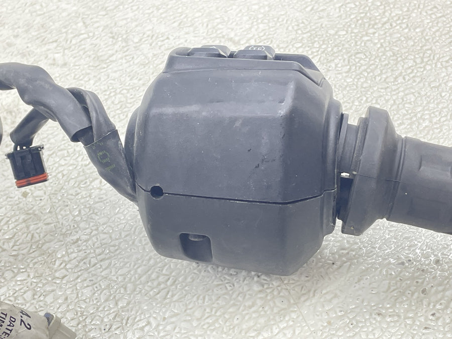 25-26 HARLEY-DAVIDSON NIGHTSTER RH975 RIGHT SWITCH CONTROL KILL OFF START SIGNAL