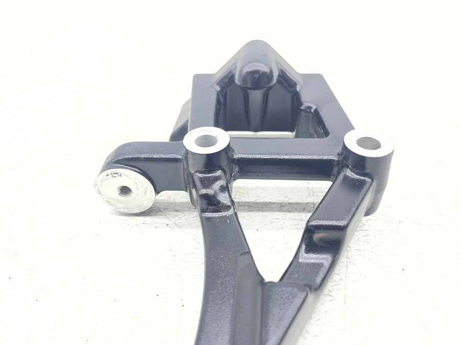 25-26 HARLEY-DAVIDSON NIGHTSTER RH975 MUFFLER EXHAUST PIPE BRACKET MOUNT