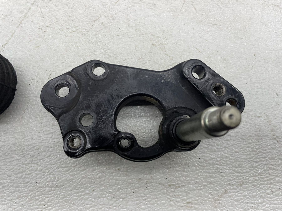 13 HARLEY-DAVIDSON ROAD GLIDE CVO CUSTOM FLTRXSE2 REAR SWINGARM PIVOT MOUNT KIT