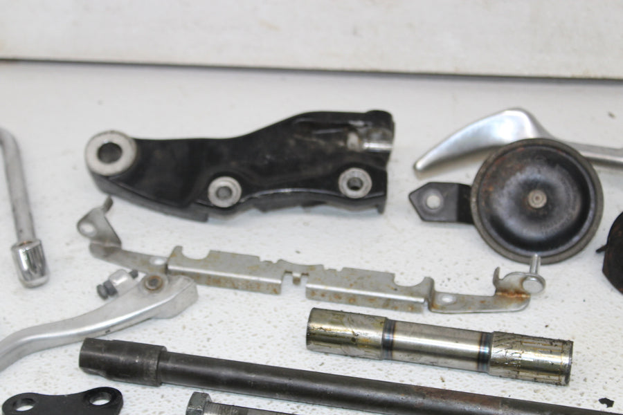 1999 YAMAHA V STAR 1100 XVS1100 CUSTOM PARTS AND HARDWARE NUTS BOLTS
