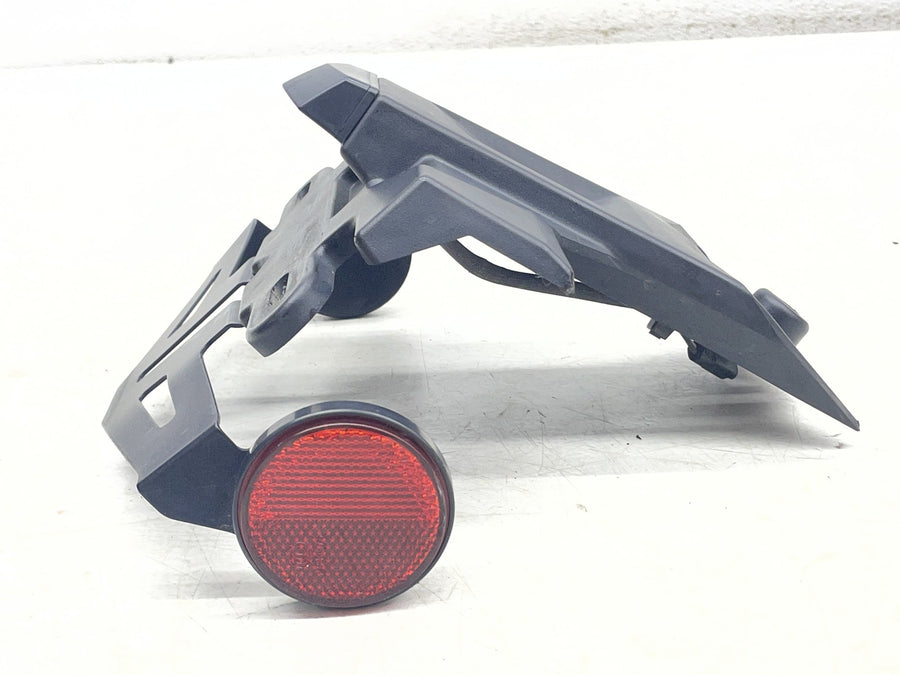 19 POLARIS SLINGSHOT SL REAR FENDER LICENSE PLATE MOUNT BRACKET LIGHT