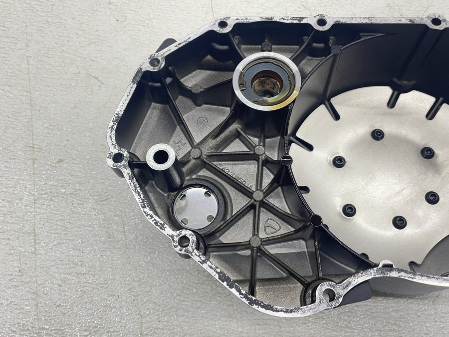 21-24 DUCATI SUPERSPORT 950 S CLUTCH SIDE ENGINE MOTOR COVER 24330501A