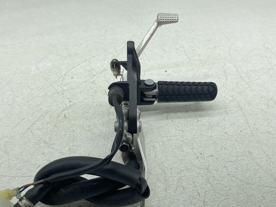 12-26 KAWASAKI NINJA ZX14R RIGHT REARSET REAR SET DRIVER FOOT PEG BRAKE MASTER