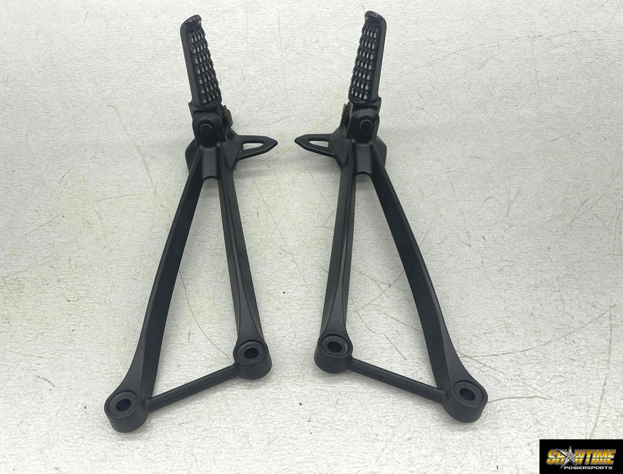 19-23 KAWASAKI NINJA ZX6R ZX636 REAR BACK PASSENGER PEG SET PAIR