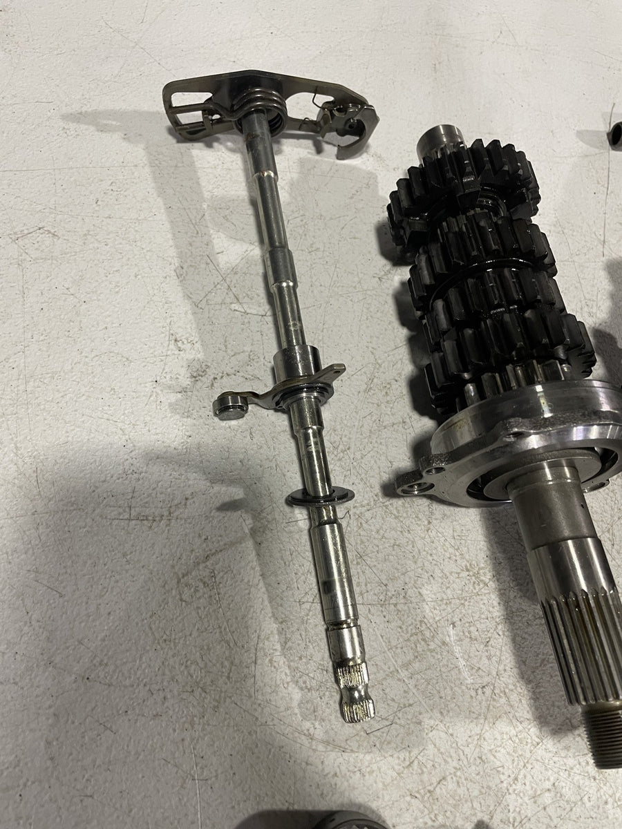 09-14 YAMAHA YZF R1 ENGINE TRANSMISSION GEARS OUTPUT MAIN SHAFT