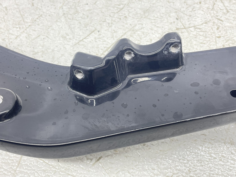25-26 HARLEY-DAVIDSON NIGHTSTER RH975 RIGHT REAR BACK FENDER STRUT MOUNT BRACKET