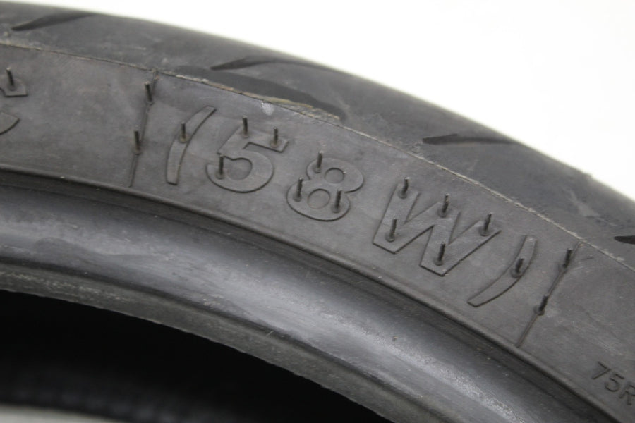 KENDA KM1 ST ROAD 120/70 ZR17 M/C (58W) FRONT TIRE (TREAD:4/32NDS)