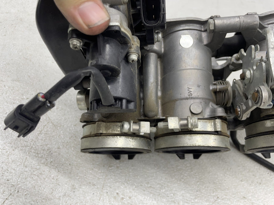 06-15 YAMAHA FZ1 THROTTLE BODY BODIES