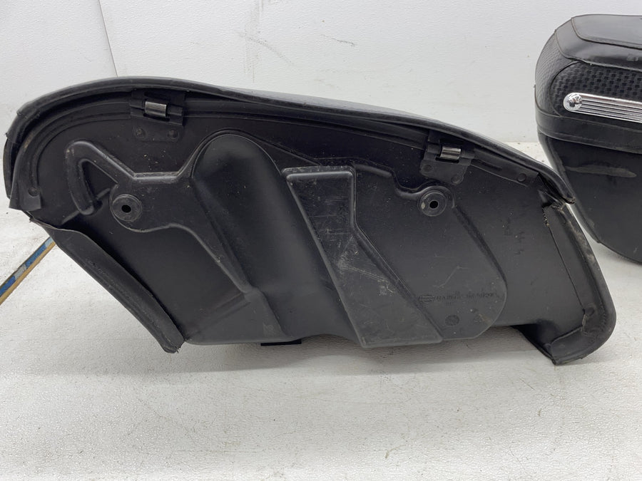 07-11 HARLEY-DAVIDSON ROAD KING CLASSIC FLHRC LEATHER SADDLEBAGS STORAGE PAIR