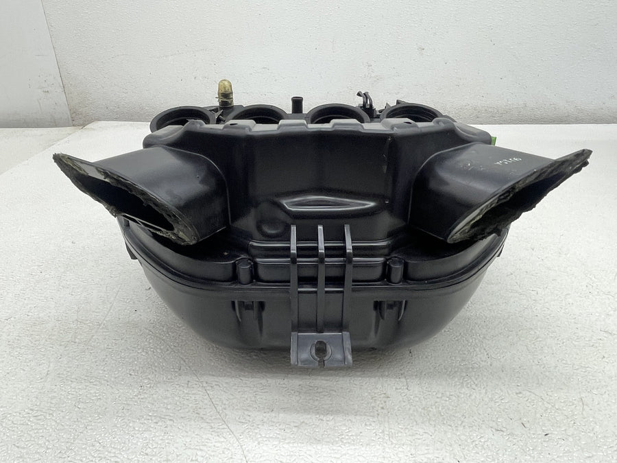 04-05 SUZUKI GSXR750 AIRBOX AIR INTAKE FILTER BOX 13700-30G00