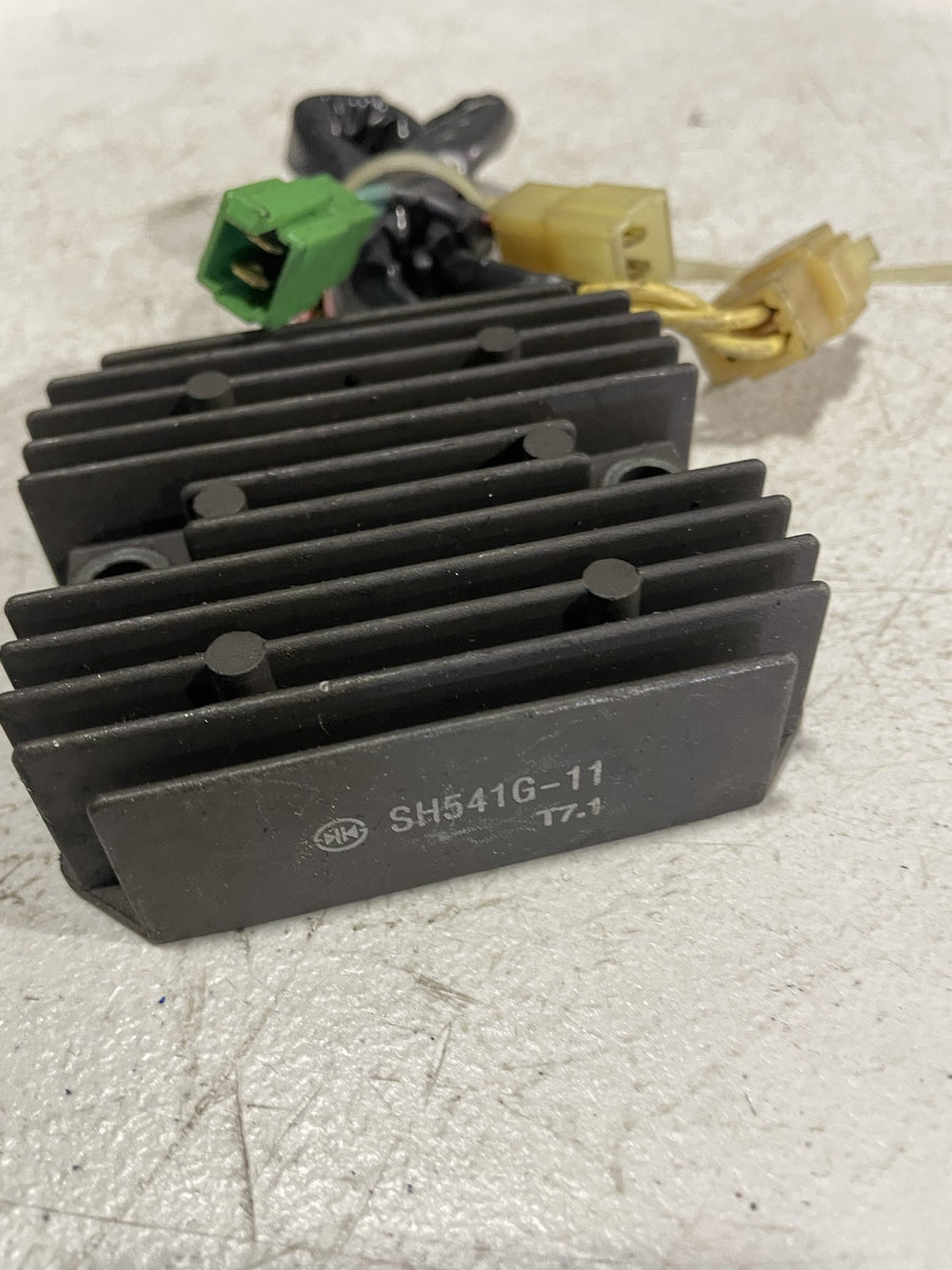 00-07 HONDA SHADOW SABRE 1100 VT1100C2 RECTIFIER VOLTAGE REGULATOR