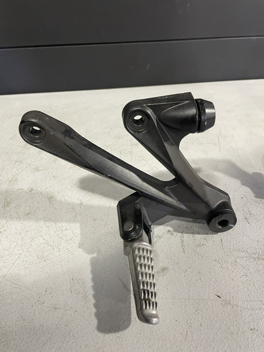 06-11 KAWASAKI NINJA ZX14 REAR BACK PASSENGER PEG SET PAIR