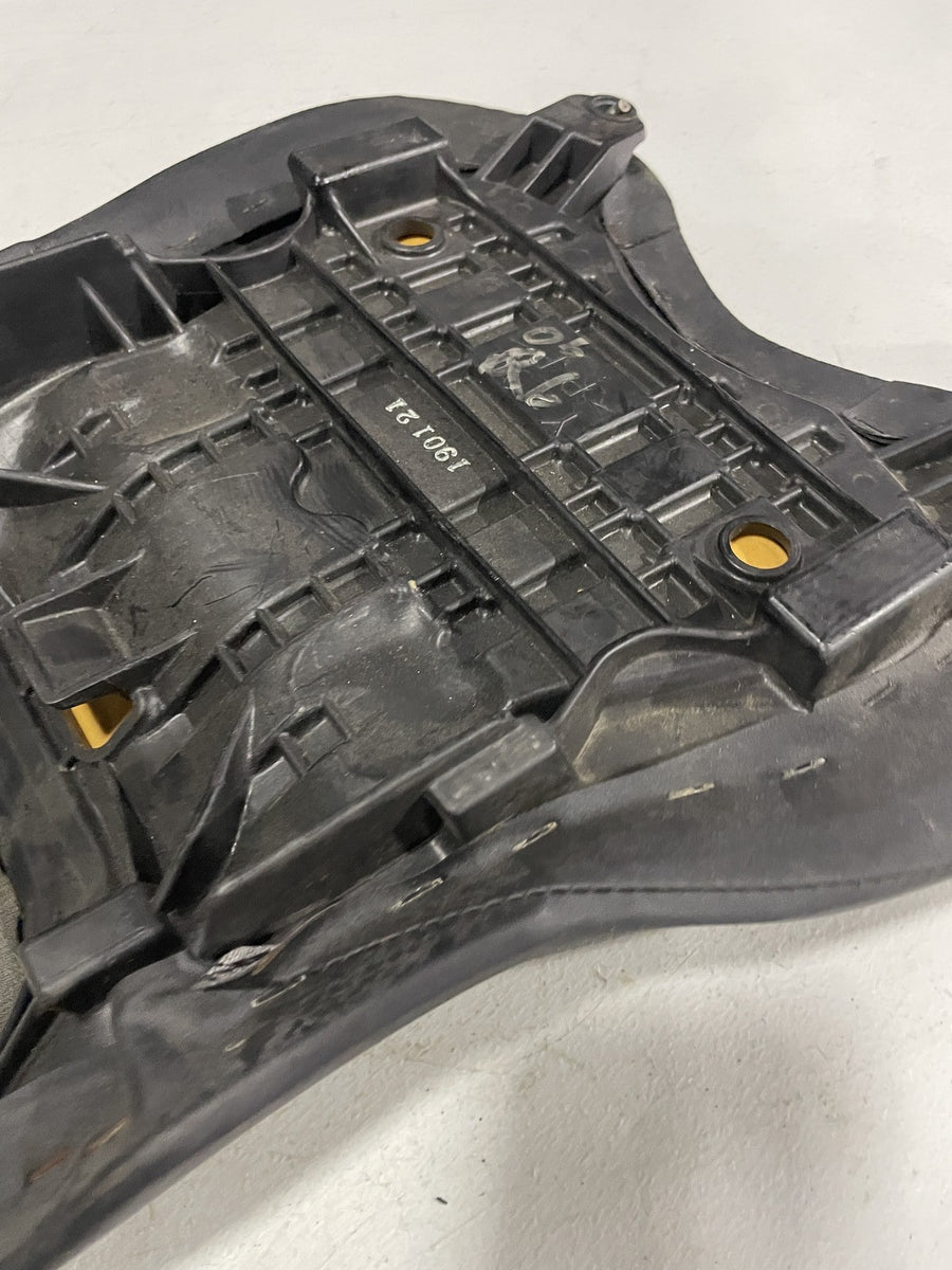 06-07 YAMAHA YZF R6 FRONT DRIVERS SEAT PAD SADDLE PILLION